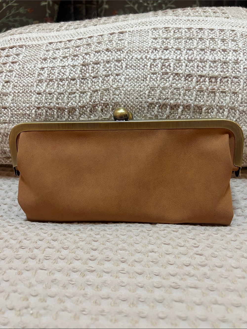 Alba Tan Frame Kiss-Lock Clutch